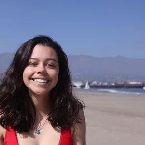 Meet your Posher, Chloe